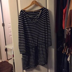 L Gap long-sleeved cotton dress. Navy and white.